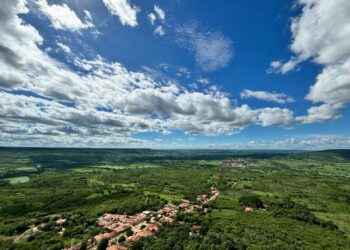 Fim de semana chega com condições para chuvas isoladas em todas as macrorregiões do Ceará