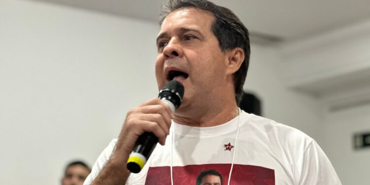 Após vencer eleições internas, Evandro Leitão é o pré-candidato do PT à Prefeitura de Fortaleza