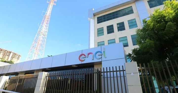 Enel é multada em R$ 10 milhões por falta de energia em réveillon no Ceará
