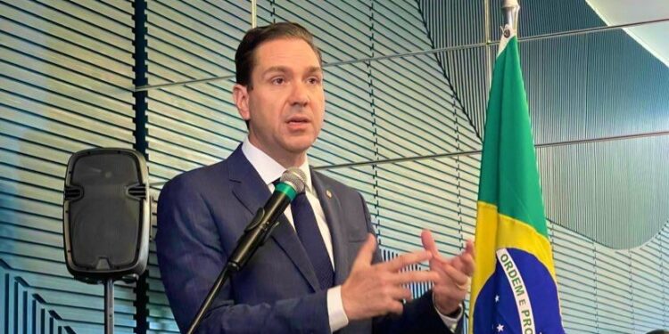 Presidida por Eduardo Bismarck, FPeduQ realiza seminário sobre novas tecnologias da educação na Câmara dos Deputados