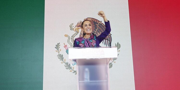 Claudia Sheinbaum é 1ª mulher eleita presidente do México, diz projeção oficial
