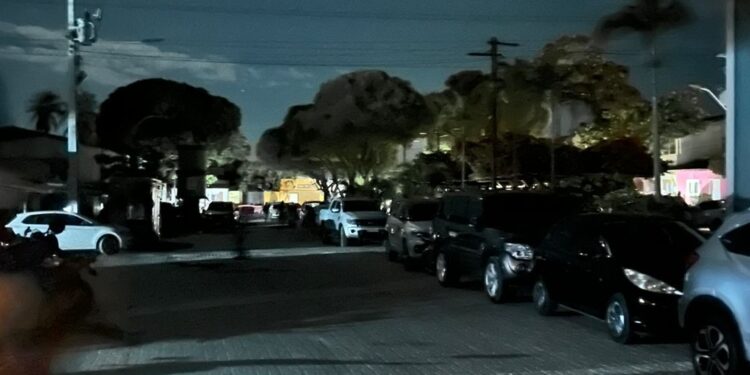 Fortim: Em pleno período de férias, Pontal de Maceió registra final de semana sem energia elétrica