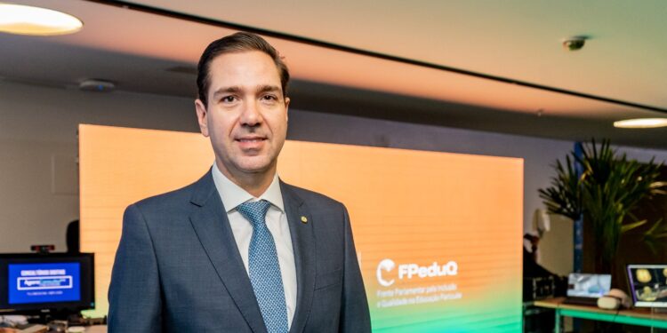 FPeduQ: Eduardo Bismarck apresenta balanço positivo de ações legislativas do primeiro semestre