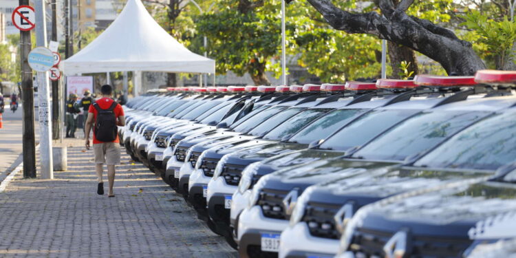 Aracati recebe viaturas do Governo do Estado para reforço no policiamento