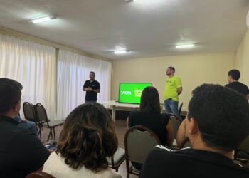 Victa e Sinal promovem almoço de negócios com corretores de Aracati e Região em Canoa Quebrada