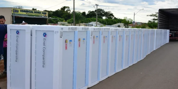 Enel Ceará realiza mutirão de serviços em Aracati e sorteia 40 geladeiras