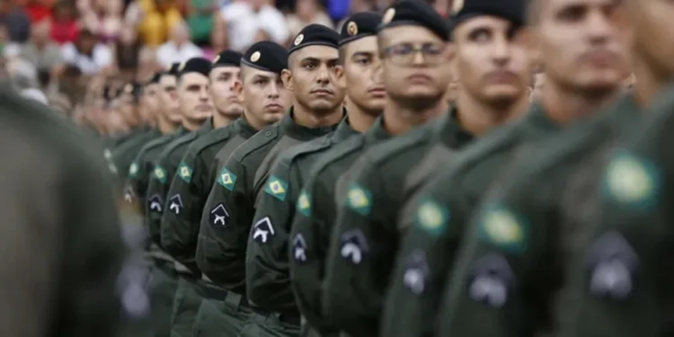 Governo do Ceará promove mais de 1.100 policiais militares para reforçar a segurança pública