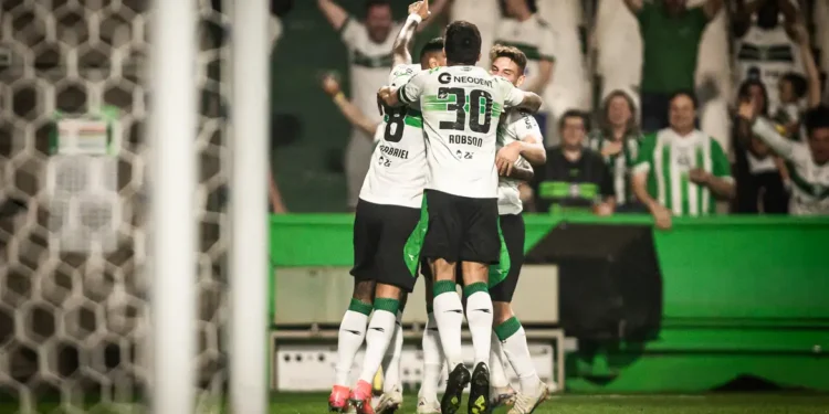 Série B: Coritiba derrota Ceará por 3 a 1 no Couto Pereira