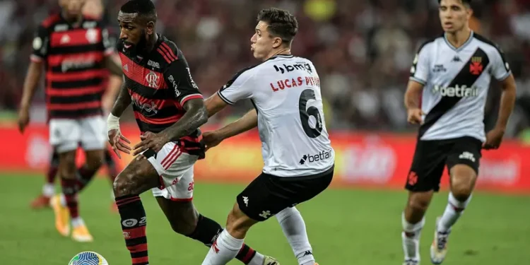 Briga entre torcidas de Flamengo e Vasco deixa feridos e 31 presos