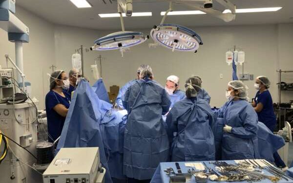 Centro cirúrgico do Hospital Regional do Vale do Jaguaribe completa dois anos com mais de 7 mil cirurgias realizadas