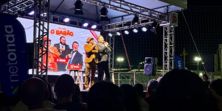 Show de Humor com Mução e Renan da Resenha  movimenta final de semana em Aracati