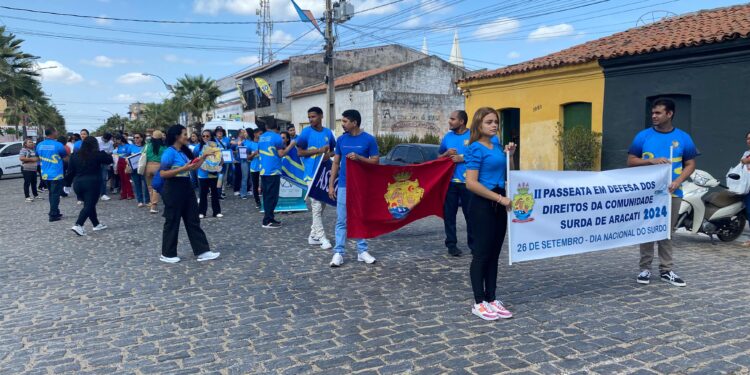 “A Diferença é o que Nos Une”: Passeata celebra Setembro Azul e Setembro Verde em Aracati