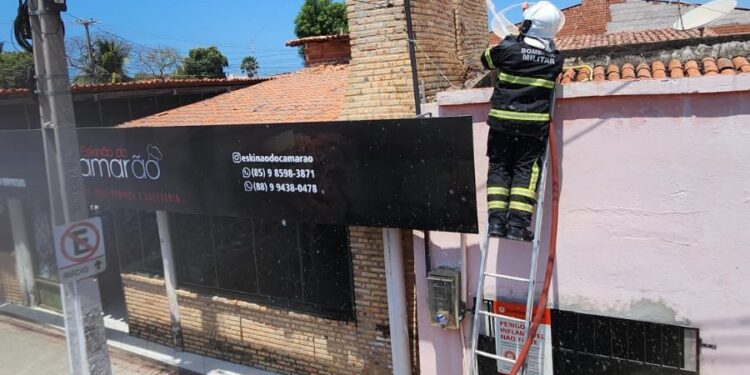 Incêndio em restaurante em Aracati é controlado pelo Corpo de Bombeiros