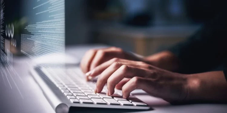 Empresa de tecnologia disponibiliza 60 oportunidades para curso gratuito de desenvolvimento de softwares.