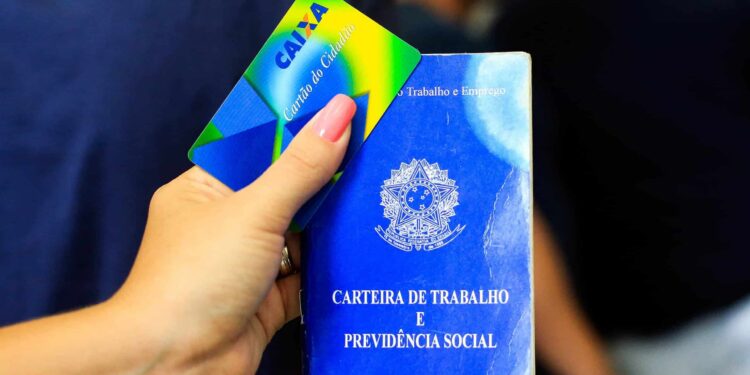 Trabalhadores ainda podem sacar R$ 228,6 milhões de abono do PIS/Pasep; veja como