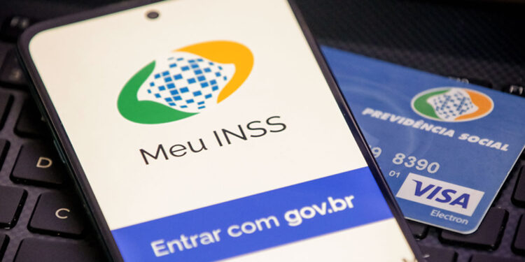 INSS começa a pagar aposentadorias de outubro nesta sexta (25); veja calendário
