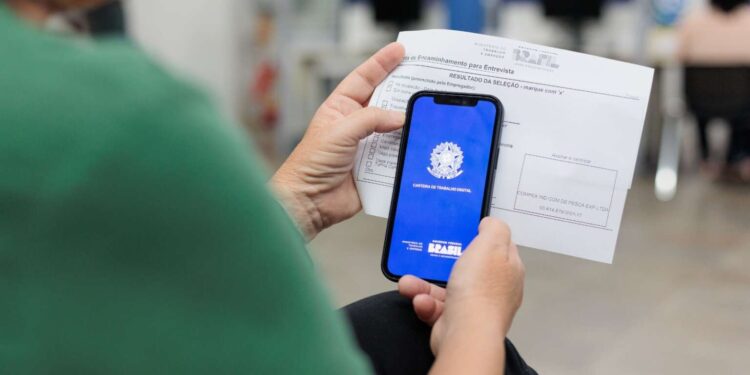 Ceará acumula mais de 106 mil empregos gerados com carteira assinada em 21 meses