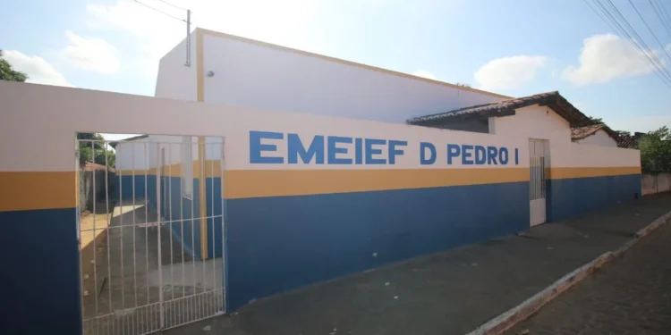 Governador da Bahia decreta três dias de luto após massacre em escola