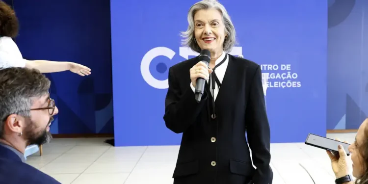 Cármen Lúcia promete pesquisa sobre motivos de abstenção