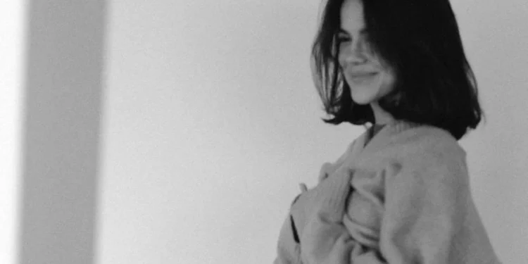 Manu Gavassi anuncia gravidez do primeiro filho em postagem no Instagram