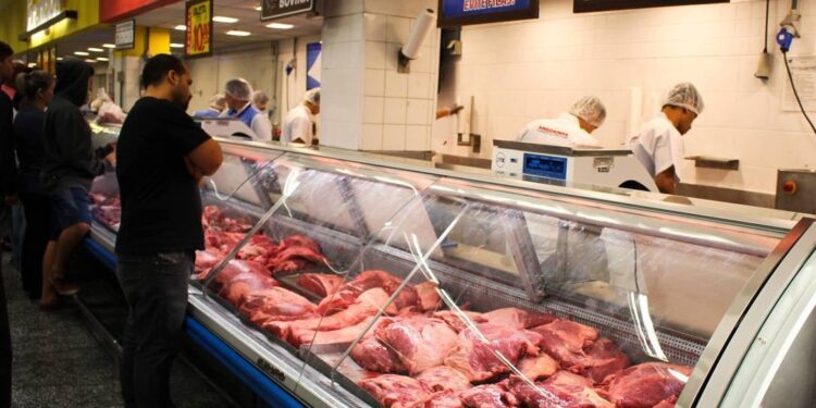Preço da carne sobe 5,81% em outubro e pressiona inflação; veja variações