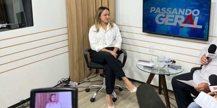 “Ande sempre ao lado do povo”, diz Roberta de Bismarck em entrevista à Sinal