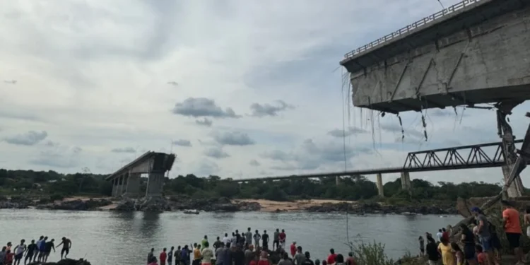 Ponte entre Tocantins e Maranhão desaba, e deixa ao menos um morto