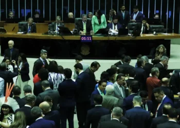 Câmara revoga novo seguro DPVAT e limita bloqueio de emendas