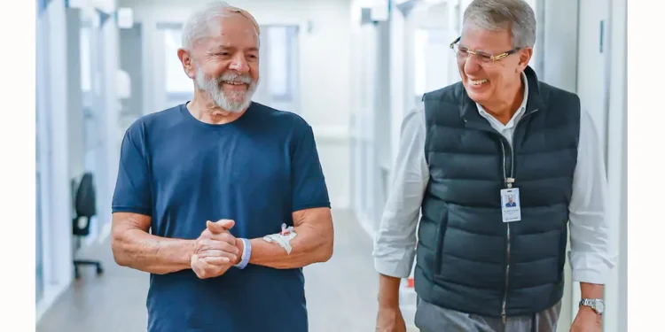Lula recebe alta e deixará hospital ainda neste domingo