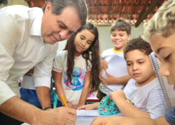 Fortaleza: Evandro Leitão promete climatizar 100% das salas de aulas das escolas municipais até o fim da sua gestão