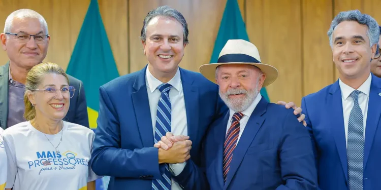 Governo cria bolsa de R$ 1.050 para estudantes de licenciatura