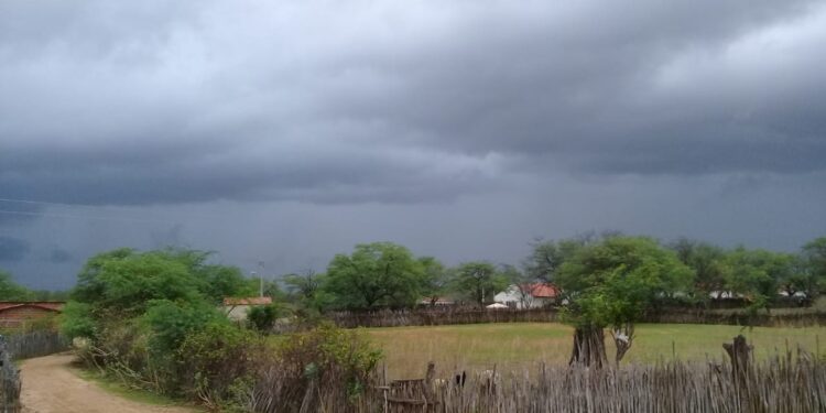 Chuvas isoladas devem continuar no Ceará até a próxima quinta-feira (23)