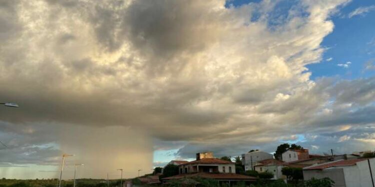 Boa parte do Nordeste brasileiro deve contar com chuva neste domingo