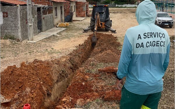 Aracati: iniciada obra de ampliação da rede de água da Cagece para a Beira Rio