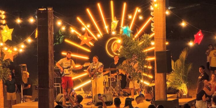 Sunset na Duna do Pôr do Sol movimenta Canoa Quebrada no sábado de feriadão