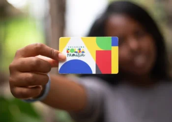 Bolsa Família é pago a beneficiários com NIS final 2 nesta terça