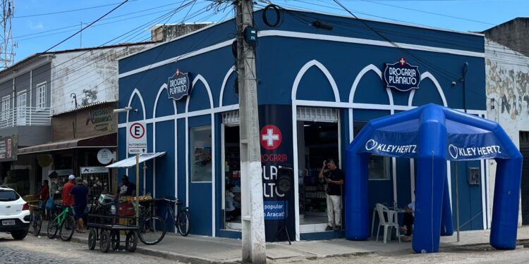 Inaugurada nova loja da Drogaria Planalto em Aracati