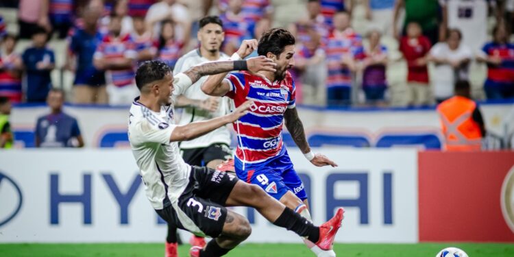 Fortaleza vence Colo-Colo por 4 a 0 pela Libertadores