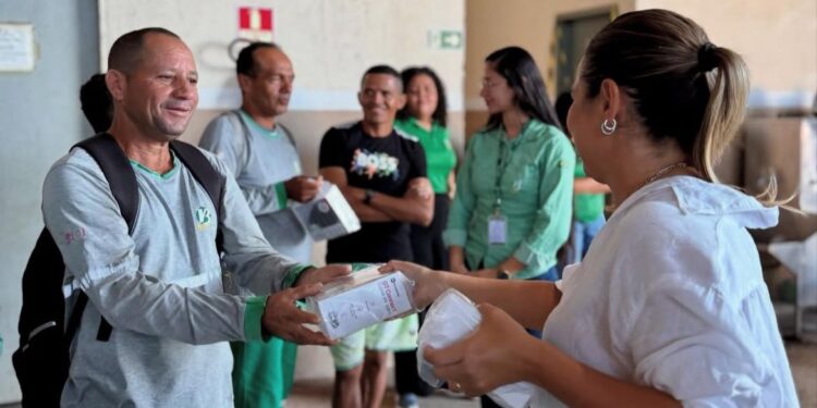 Aracati: Prefeita Roberta homenageia garis com café da manhã especial