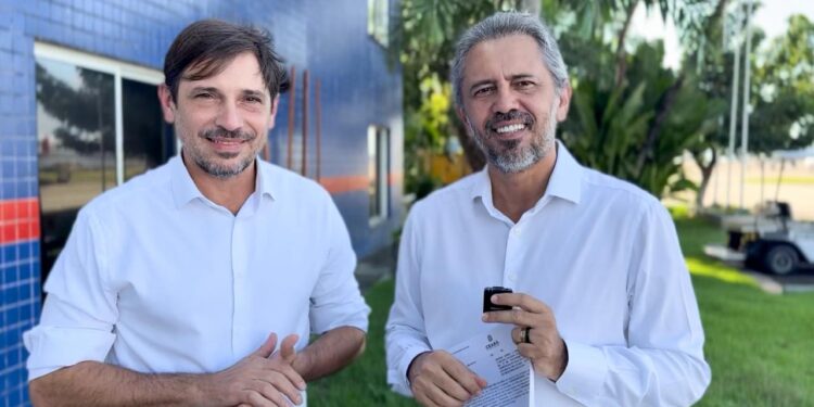Governador Elmano anunciou a convocação de 35 professores para a Uece