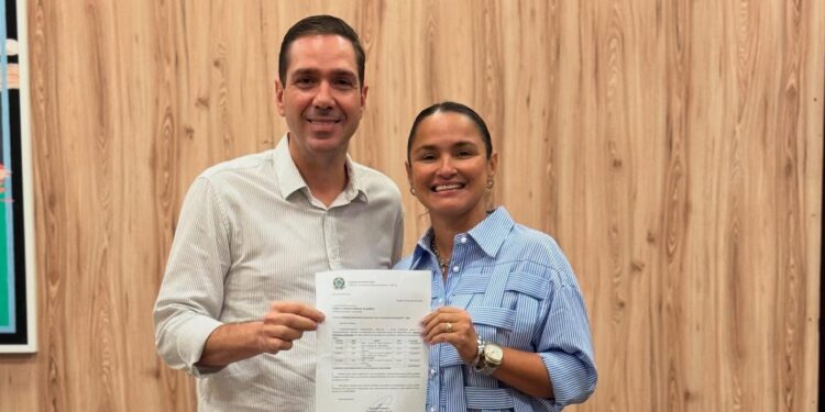 Eduardo Bismarck destina para a Saúde do Aracati 13,5 milhões em emendas parlamentares