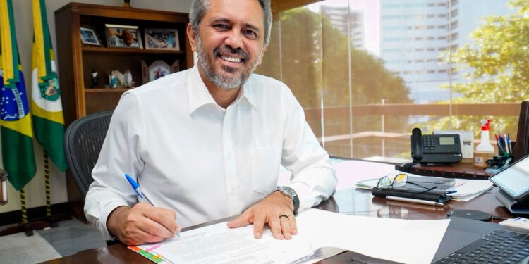 Elmano autoriza repasse de R$ 15 milhões para fortalecer ações do Ceará Sem Fome