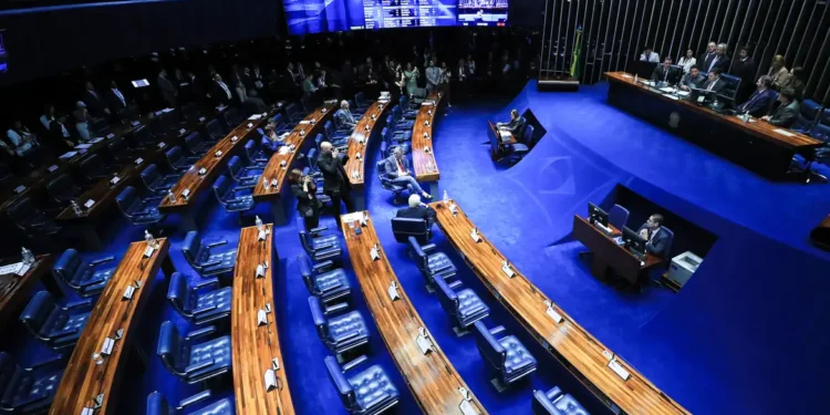 Senado segue Câmara e também derruba decreto do IOF