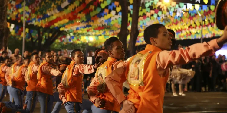Com origem europeia, festas juninas misturam devoção, comidas e danças