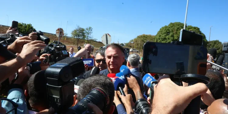 STF tem placar de 4 votos a 0 para manter cautelares contra Bolsonaro
