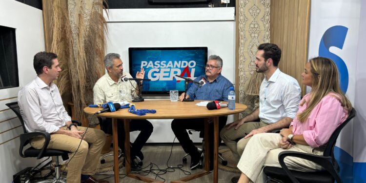 Elmano de Freitas participa de entrevista exclusiva na Sinal e fala sobre entregas para o Aracati e Região