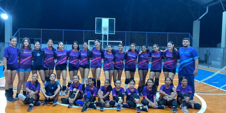 Projeto “Saque na Vida” incentiva jovens de Aracati através do voleibol