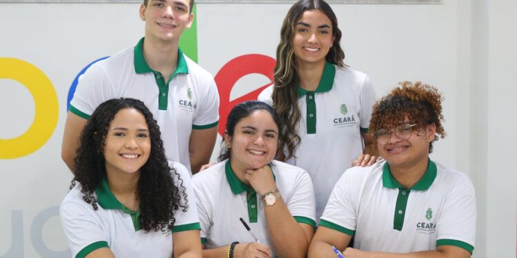 Ceará lidera a inscrição de estudantes da rede pública no Enem 2025