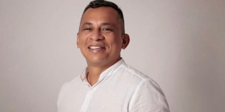 Técnico Douglas Ferreira é sondado novamente por equipe da Série Prata do futsal paranaense