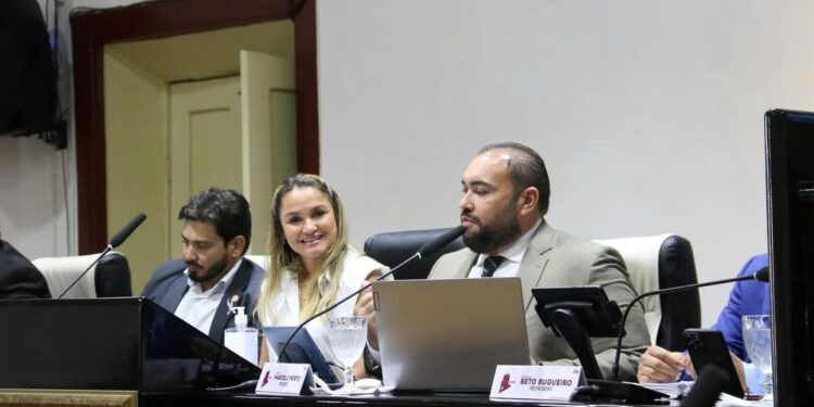 Com a presença da Prefeita Roberta, Câmara de Aracati retoma oficialmente os trabalhos legislativos